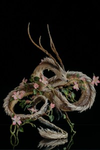 Dragon sculpture "Dancing with the wind"